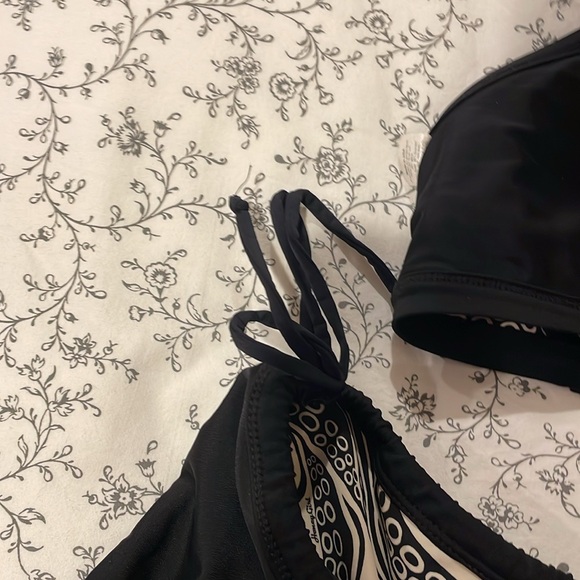 Reversible 2 piece swim wear by Honey Girl - Picture 4 of 5